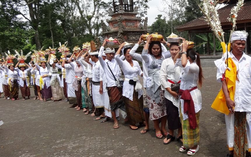 procession bali