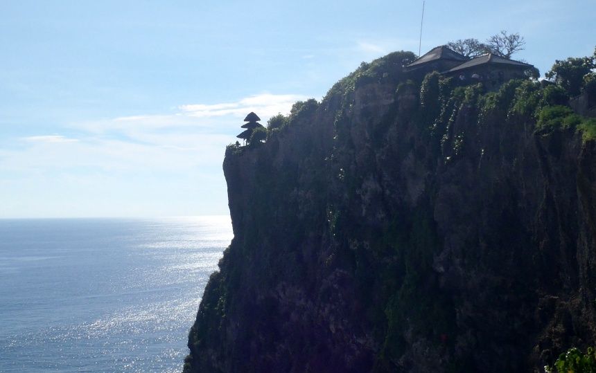 temple uluwatu bali