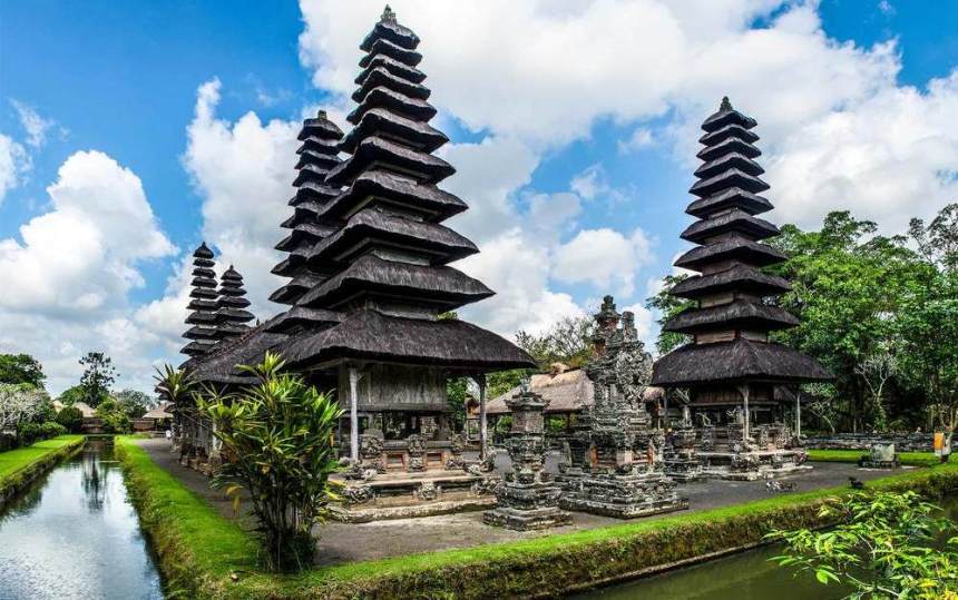 temple taman ayun bali